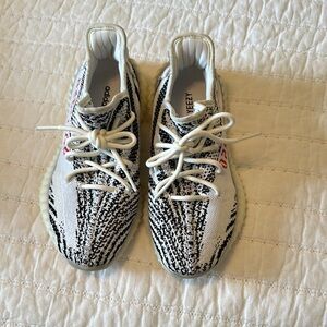 Adidas Yeezy Boost 350 V2 Zebra Sneakers